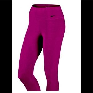 Nike Legend tight fit training Capri